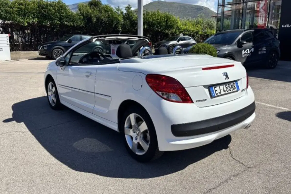 Peugeot 207 Cabrio usata a Latina (9)