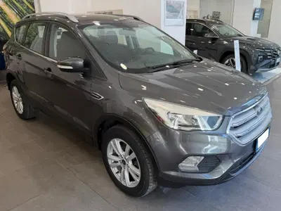 Ford Kuga 1.5 TDCI 120CV S&amp;S 2WD Powershift ST-Line Business del 2018 usata a Castellammare di Stabia