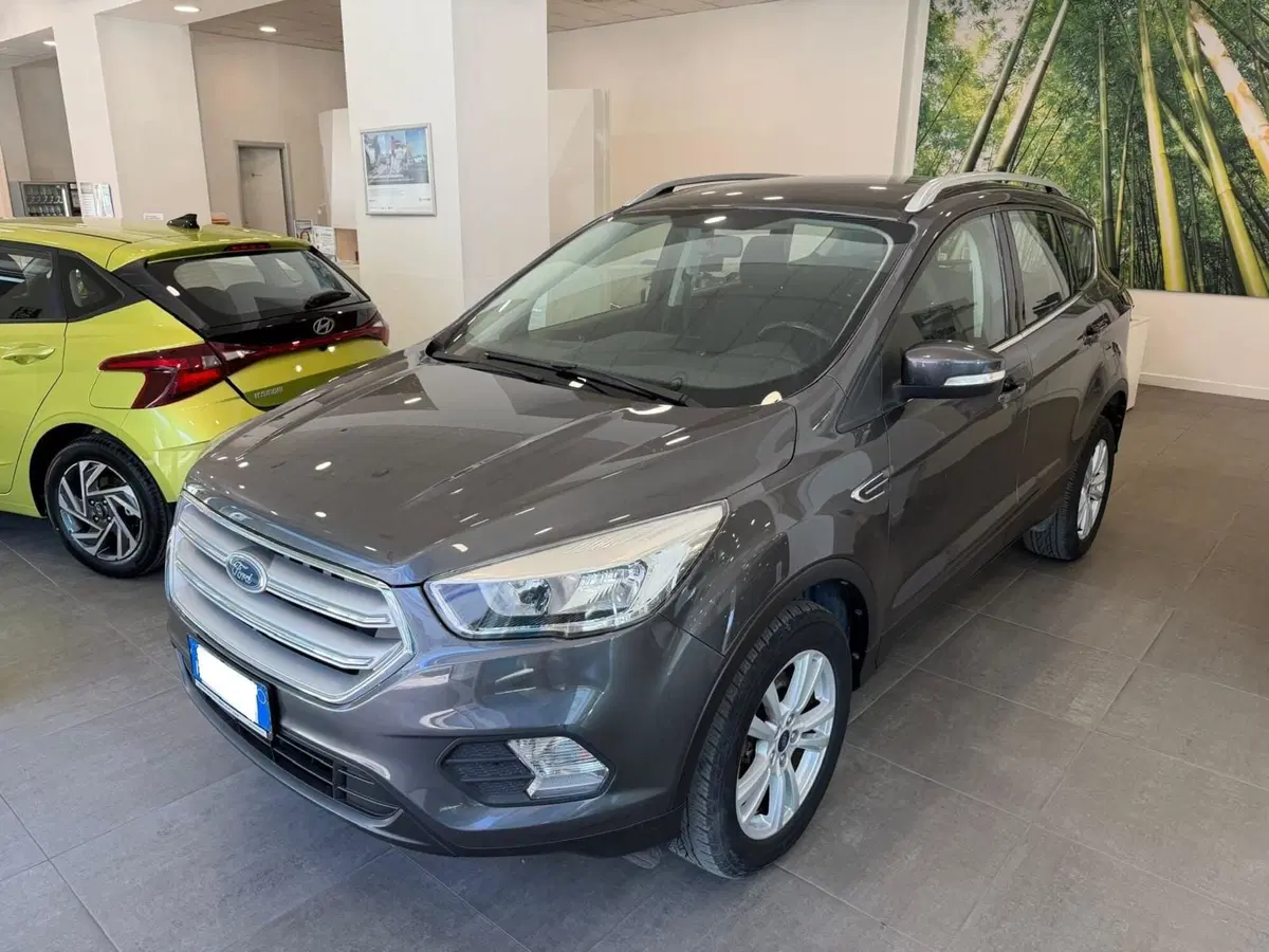 Ford Kuga usata a Napoli (2)