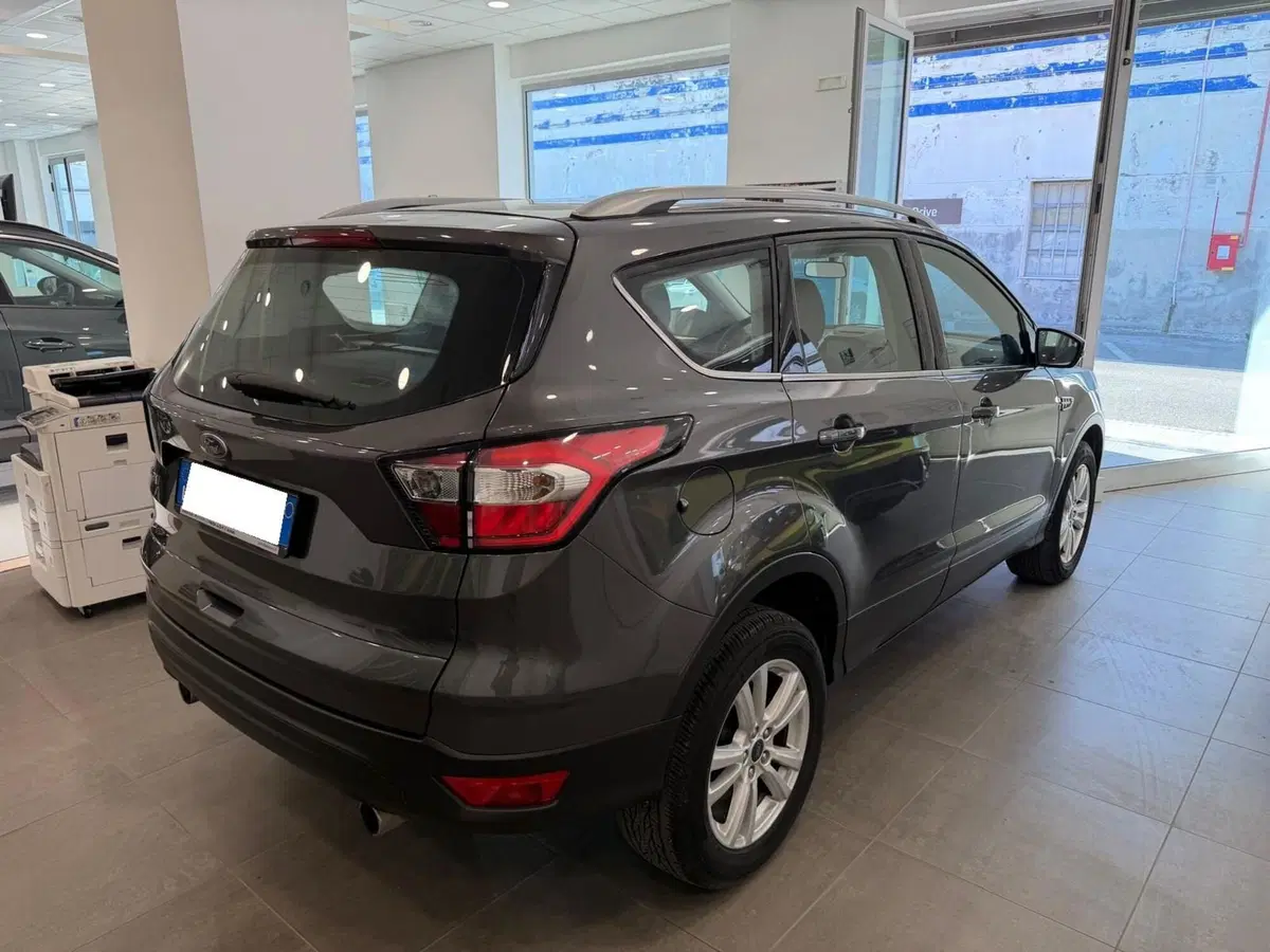 Ford Kuga usata a Napoli (4)