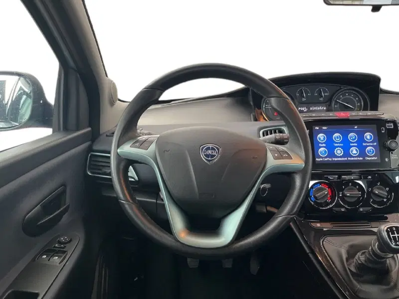 Lancia Ypsilon usata a Torino (11)