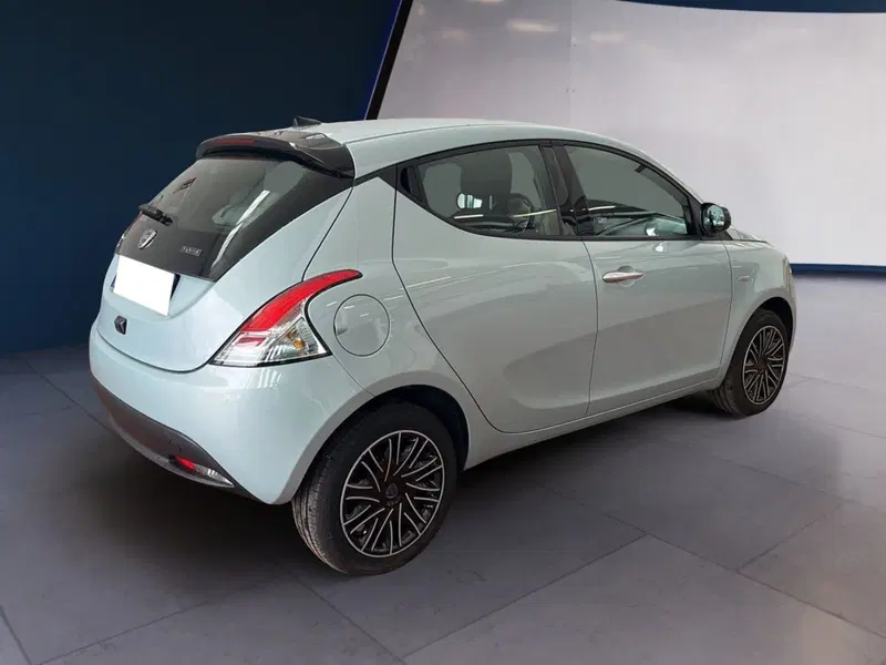 Lancia Ypsilon usata a Torino (6)