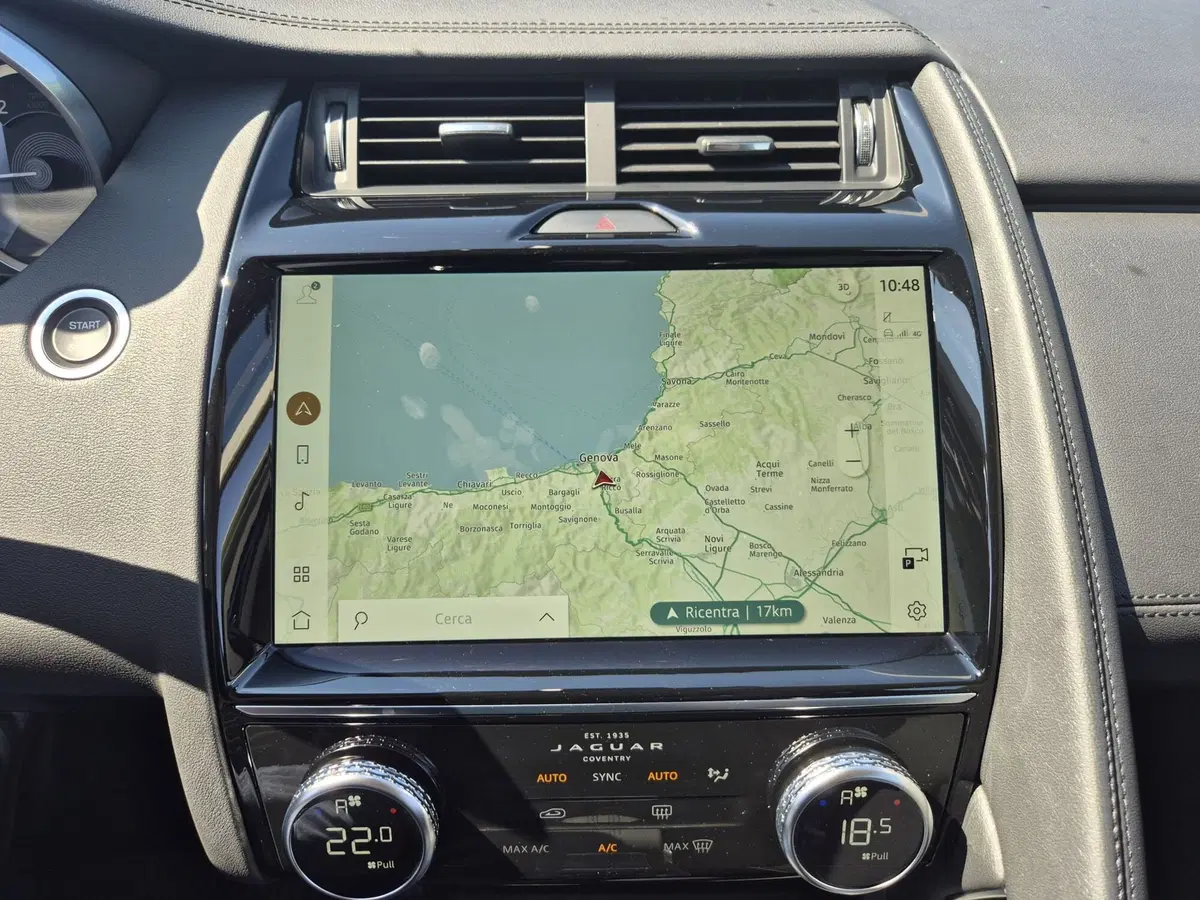 Jaguar E-Pace usata  (11)