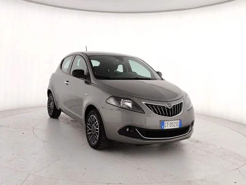 Lancia Ypsilon usata a Caserta
