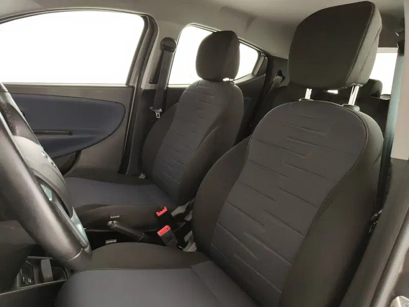 Lancia Ypsilon usata a Caserta (19)