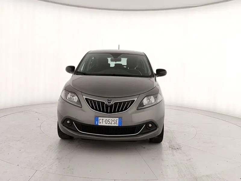Lancia Ypsilon usata a Caserta (2)