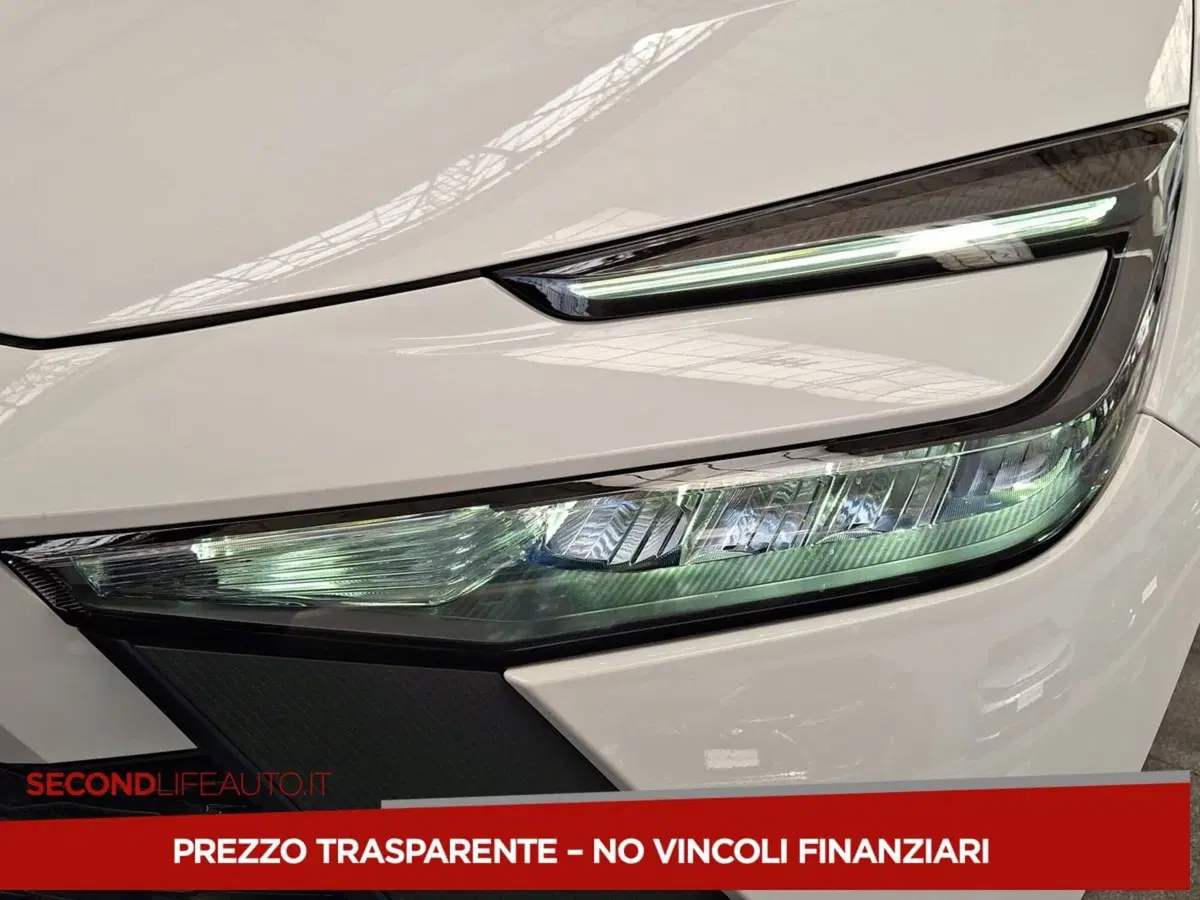 Toyota Toyota C-HR nuova a Roma (16)