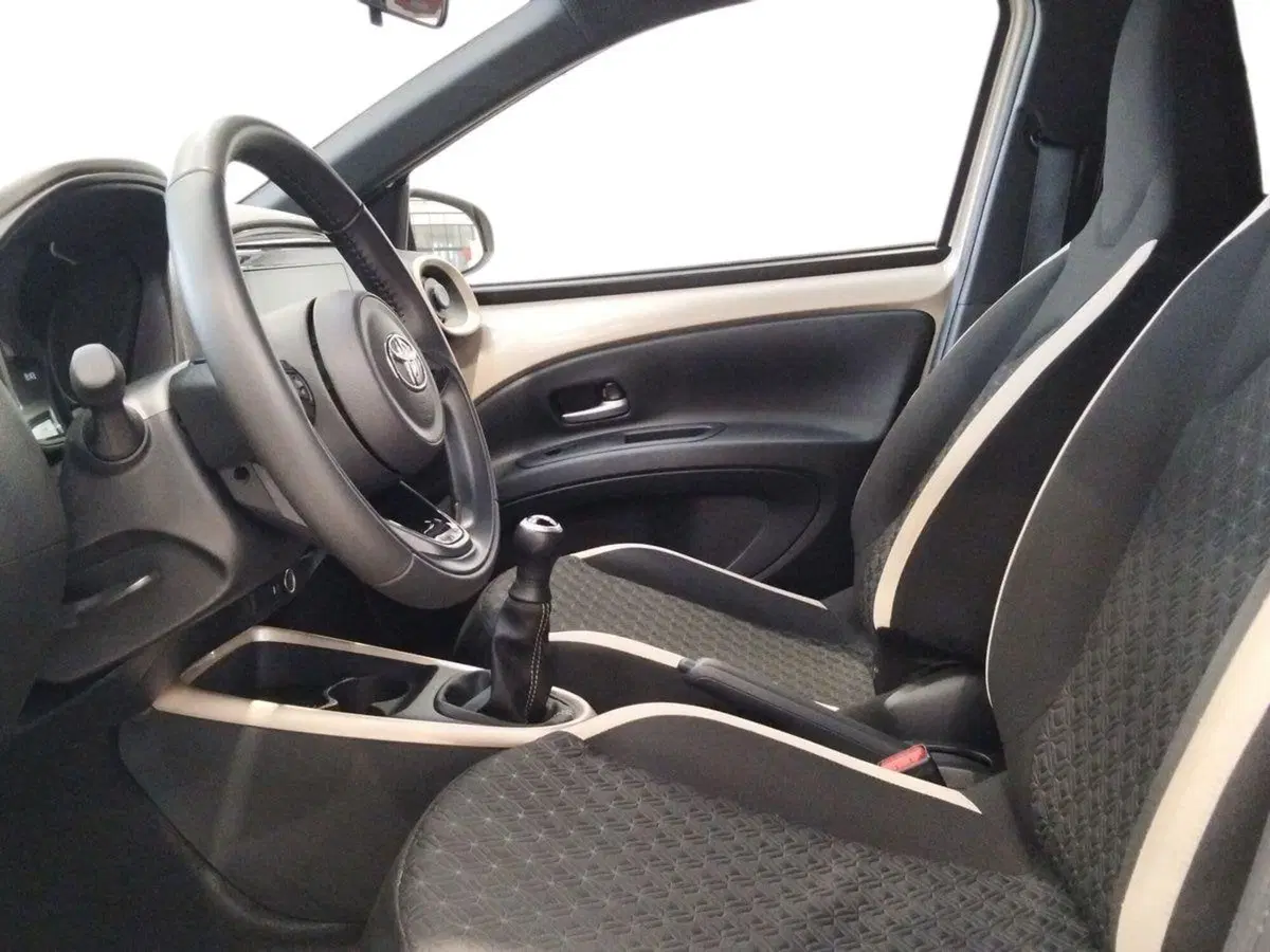 Toyota Aygo X usata a Roma (6)