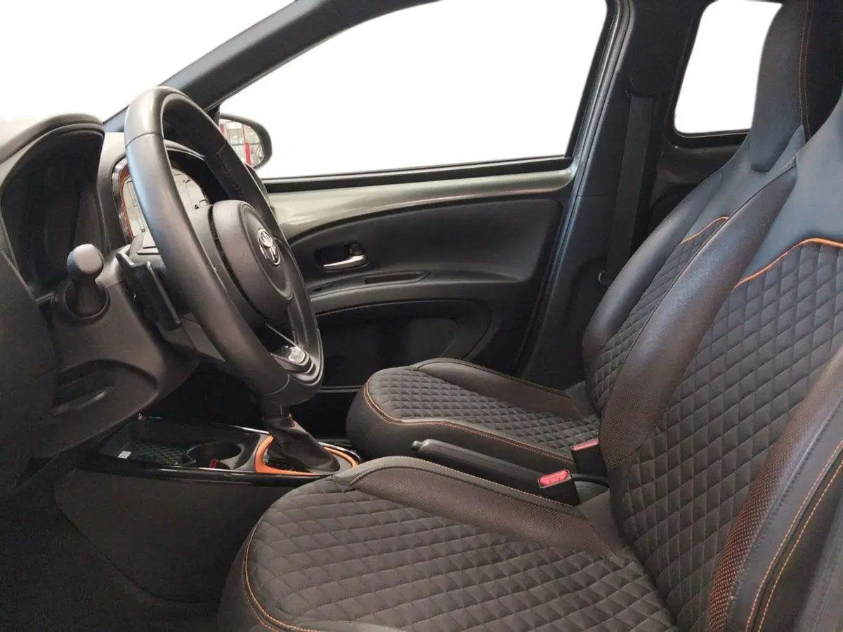Toyota Aygo X usata a Roma (7)