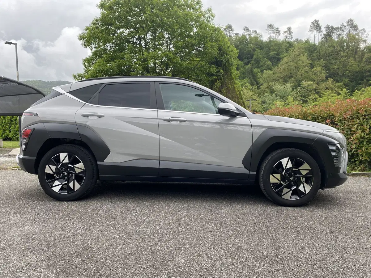 Hyundai Kona usata a La Spezia (3)