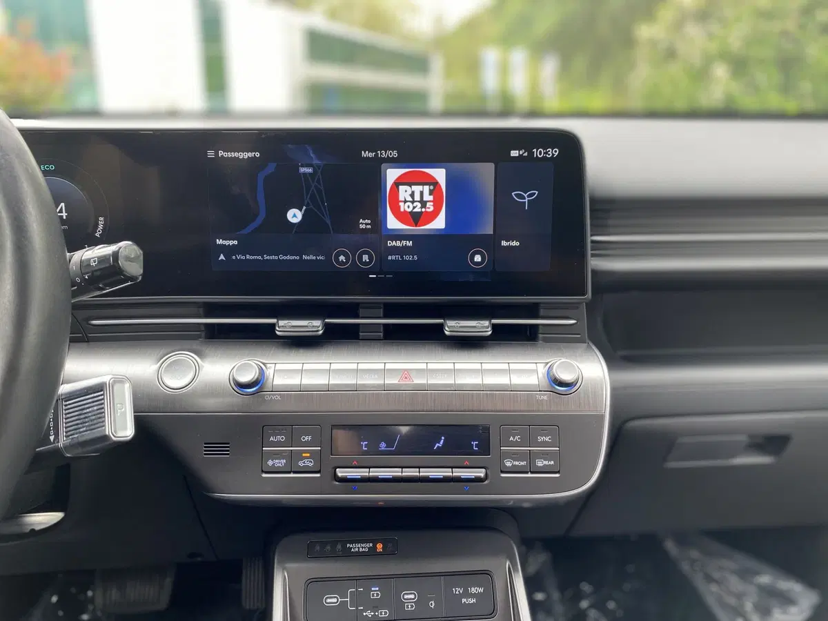 Hyundai Kona usata a La Spezia (8)