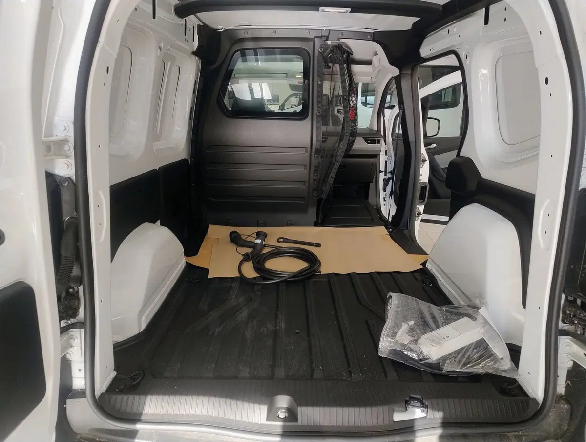 Renault Kangoo Furgone nuova a Bologna (10)