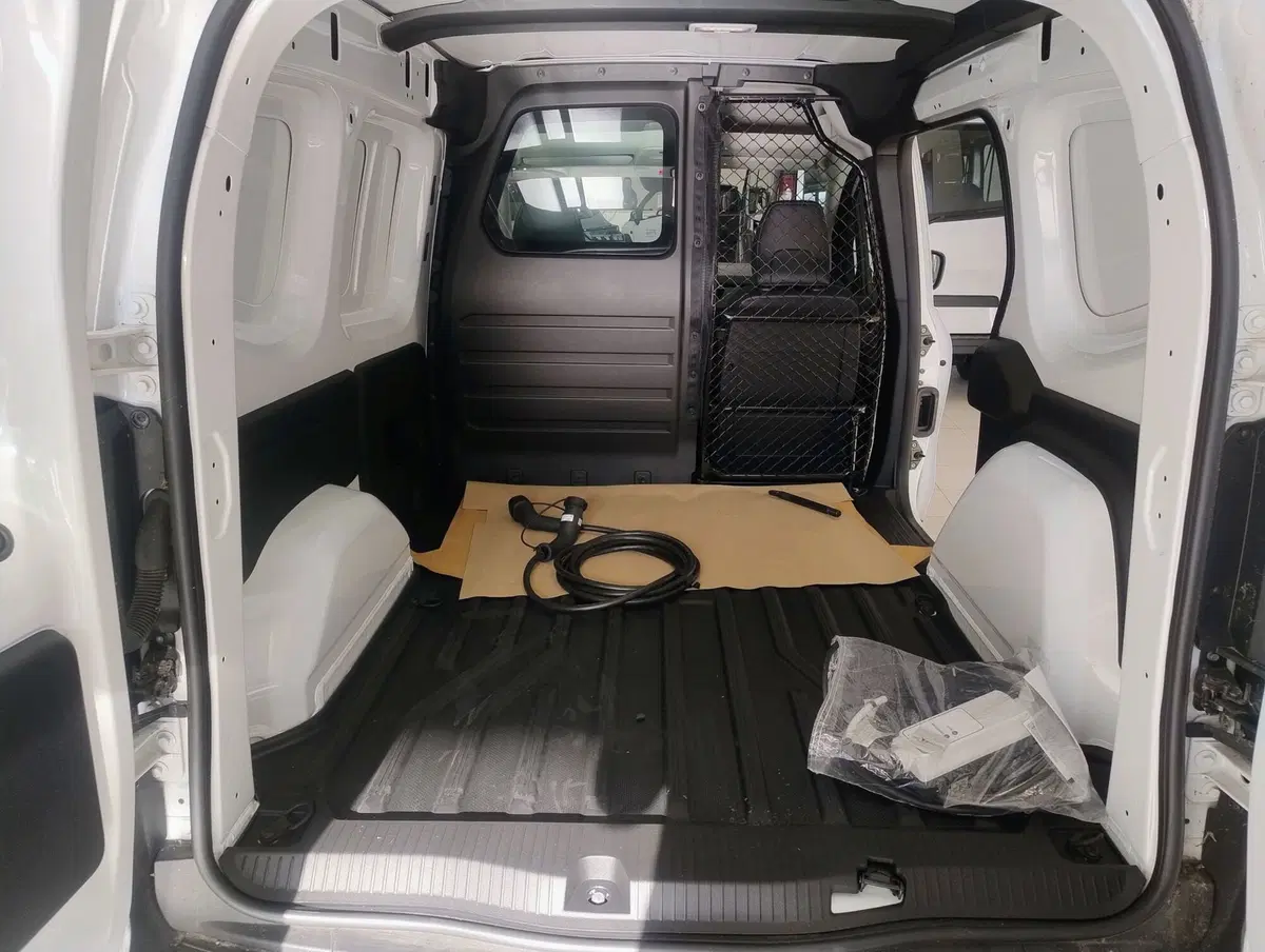 Renault Kangoo Furgone nuova a Bologna (9)