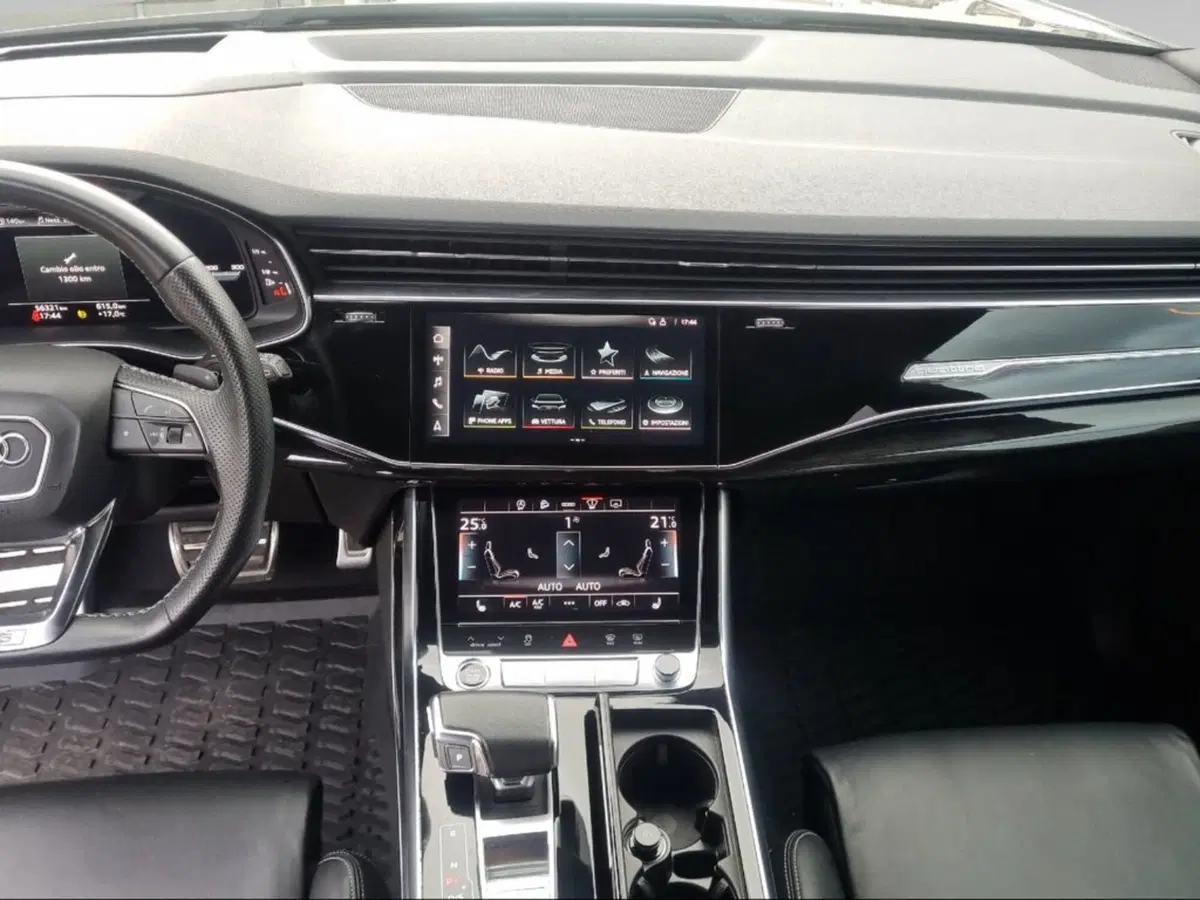 Audi Q8 usata a Livorno (9)