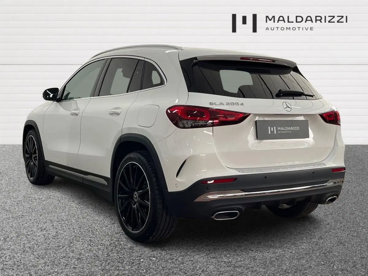 Mercedes-Benz GLA SUV usata a Bari (4)
