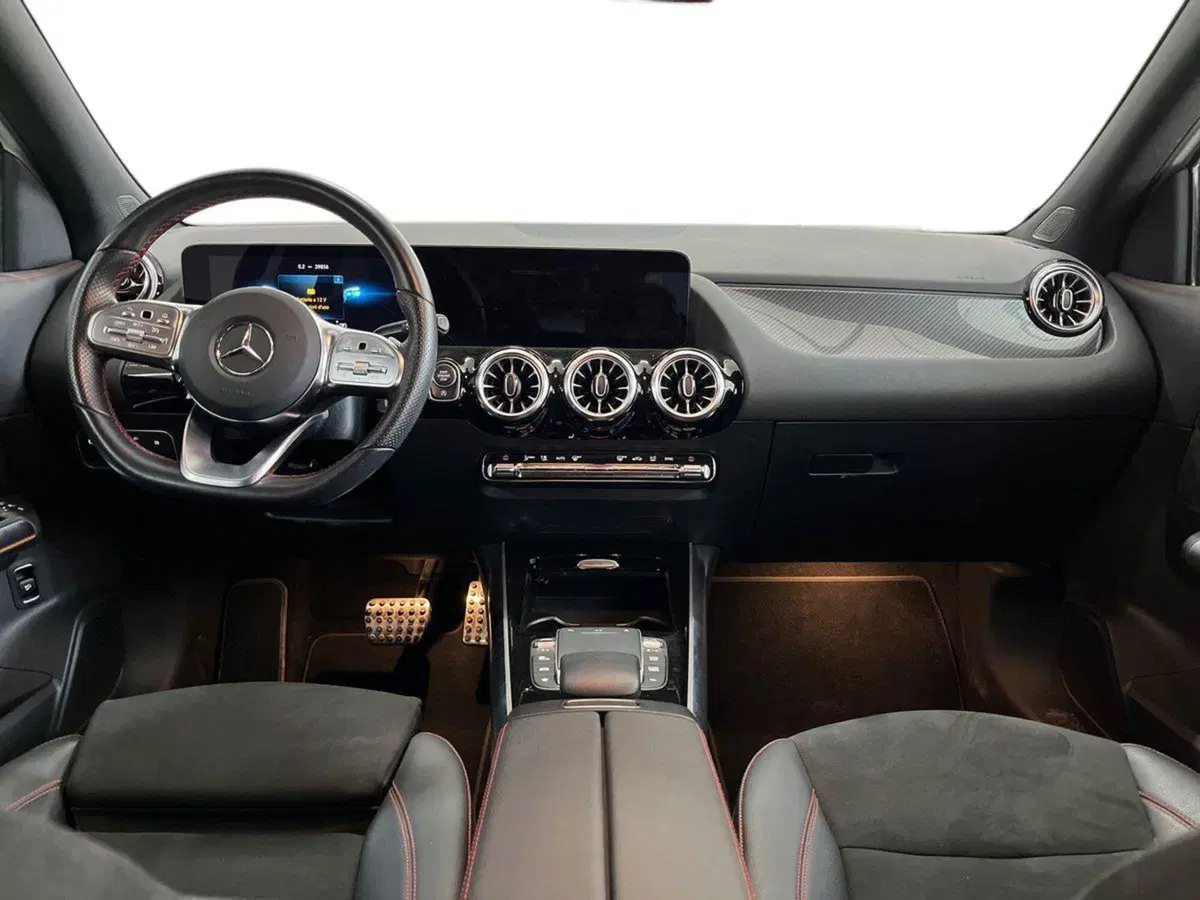 Mercedes-Benz GLA SUV usata a Bari (8)