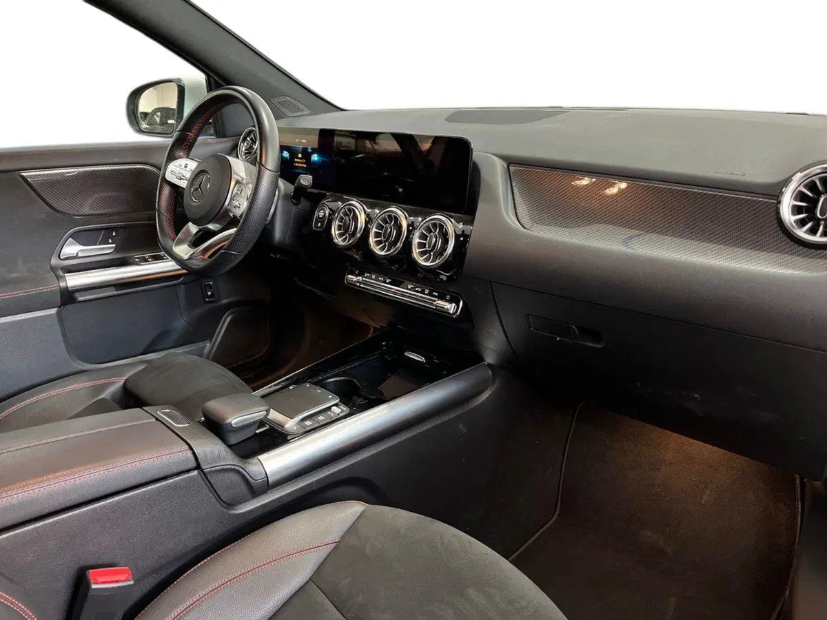 Mercedes-Benz GLA SUV usata a Bari (9)