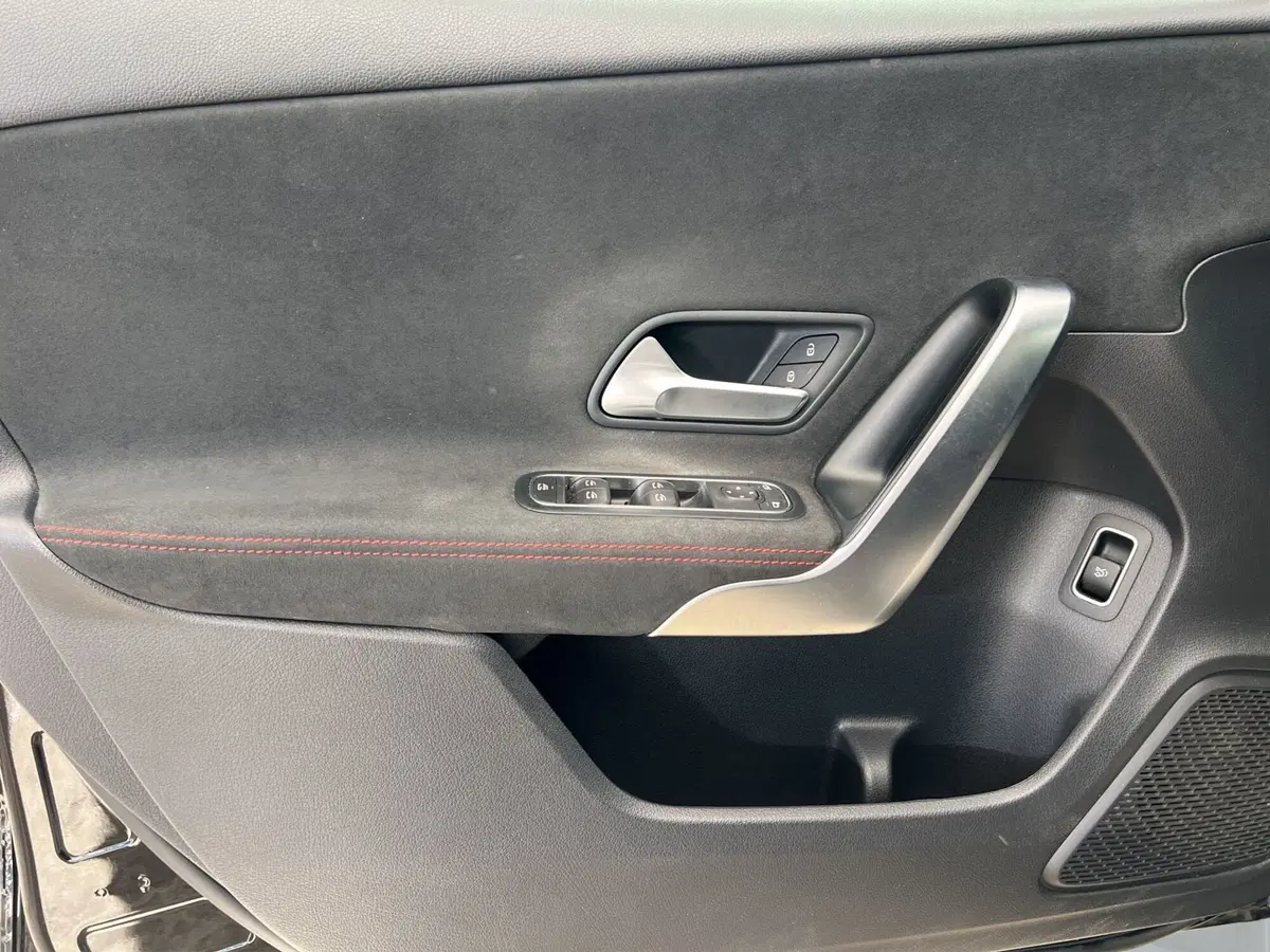 Mercedes-Benz Classe A Sedan usata a Cosenza (12)