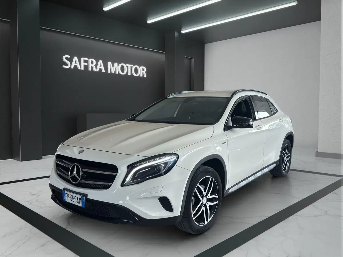 Mercedes-Benz GLA SUV usata a Cosenza