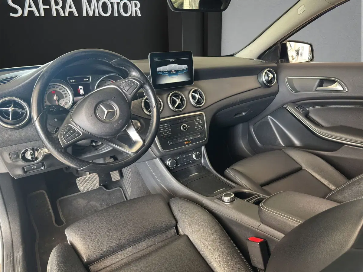 Mercedes-Benz GLA SUV usata a Cosenza (14)