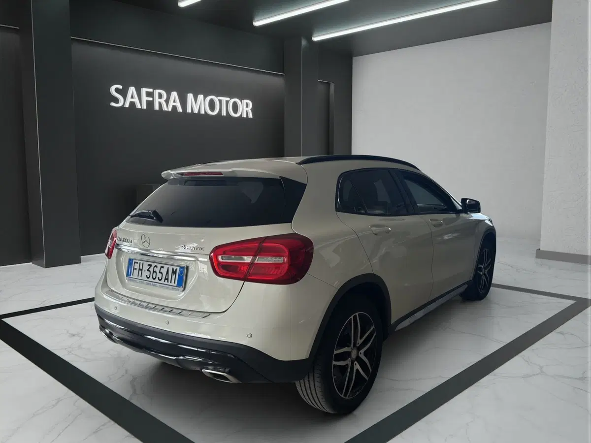 Mercedes-Benz GLA SUV usata a Cosenza (6)