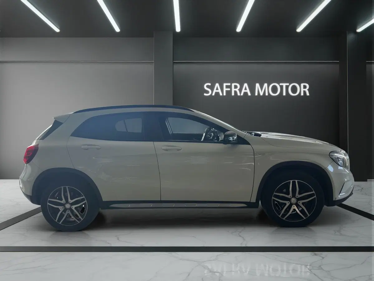 Mercedes-Benz GLA SUV usata a Cosenza (7)