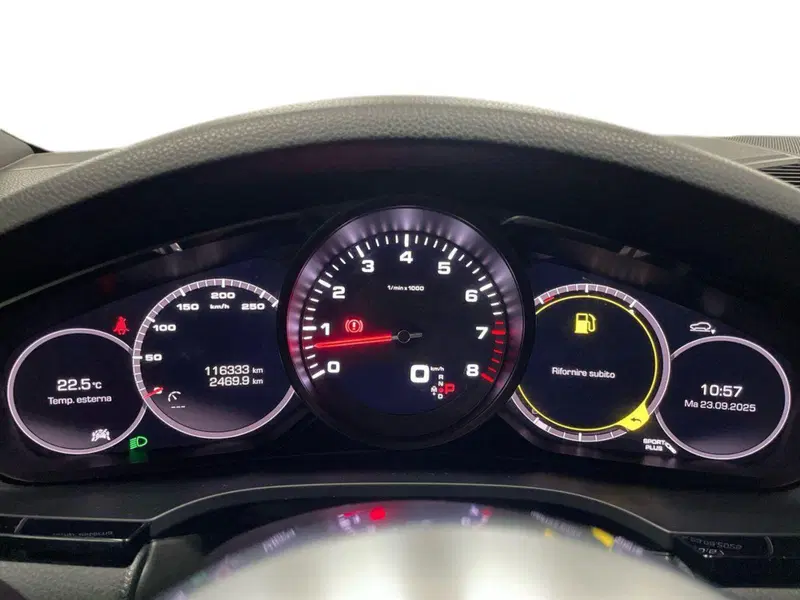 Porsche Cayenne usata a Ancona (9)