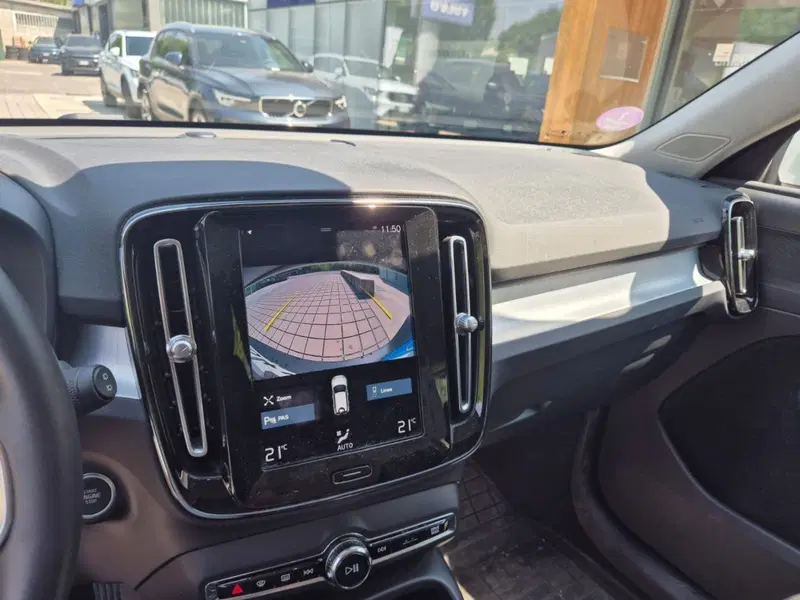 Volvo XC40 usata a Como (13)