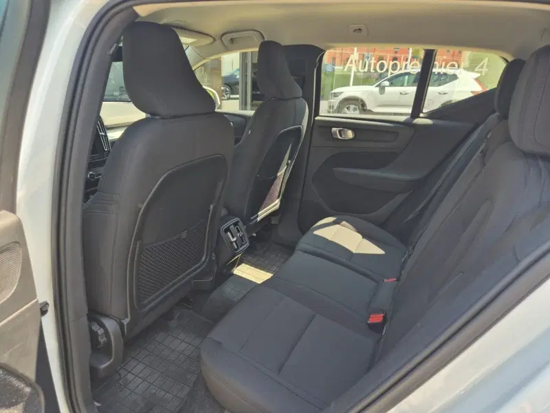 Volvo XC40 usata a Como (8)