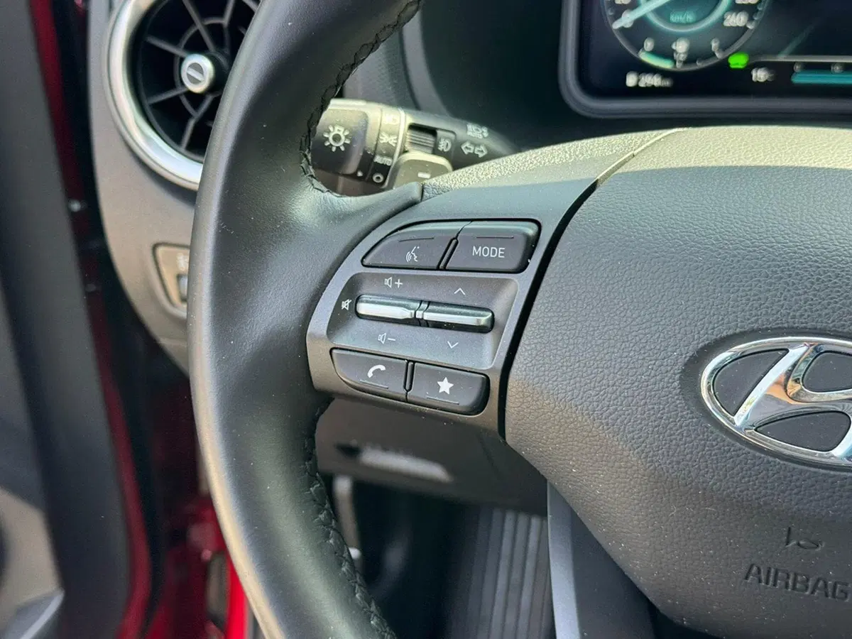 Hyundai Kona usata a Pavia (12)