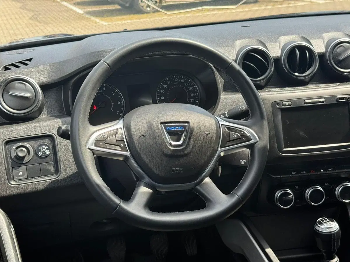 Dacia Duster usata a Pavia (7)
