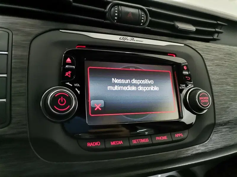 Alfa Romeo Giulietta usata a Salerno (12)