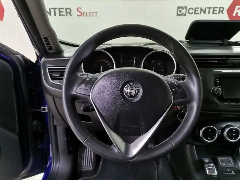Alfa Romeo Giulietta usata a Salerno (8)