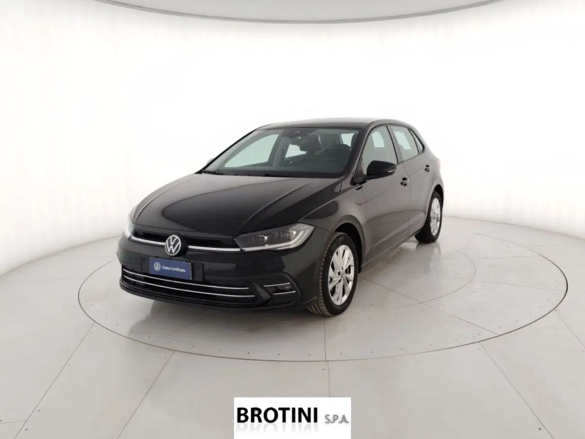 Volkswagen Polo usata a Massa-Carrara