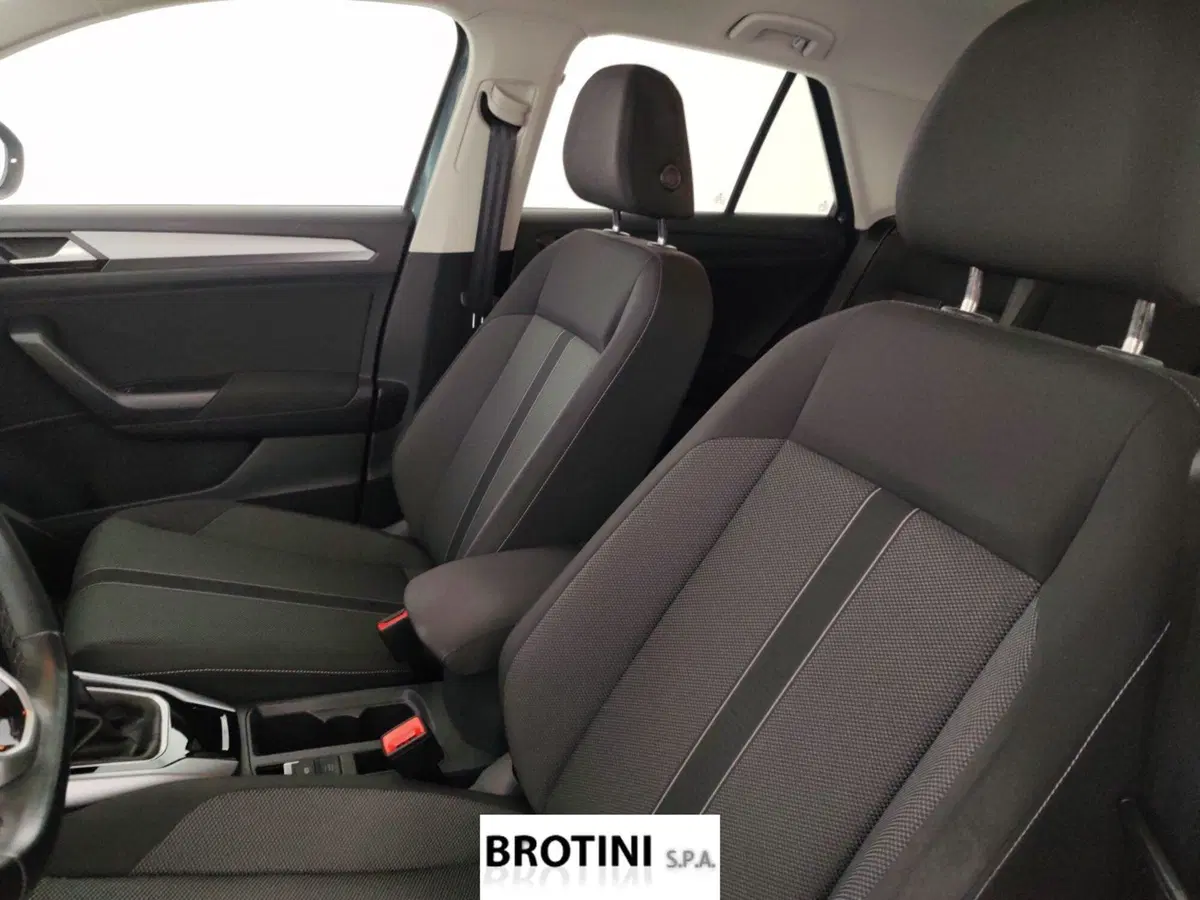Volkswagen T-Roc usata a Massa-Carrara (9)