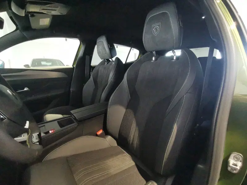 Peugeot 408 nuova a Taranto (10)