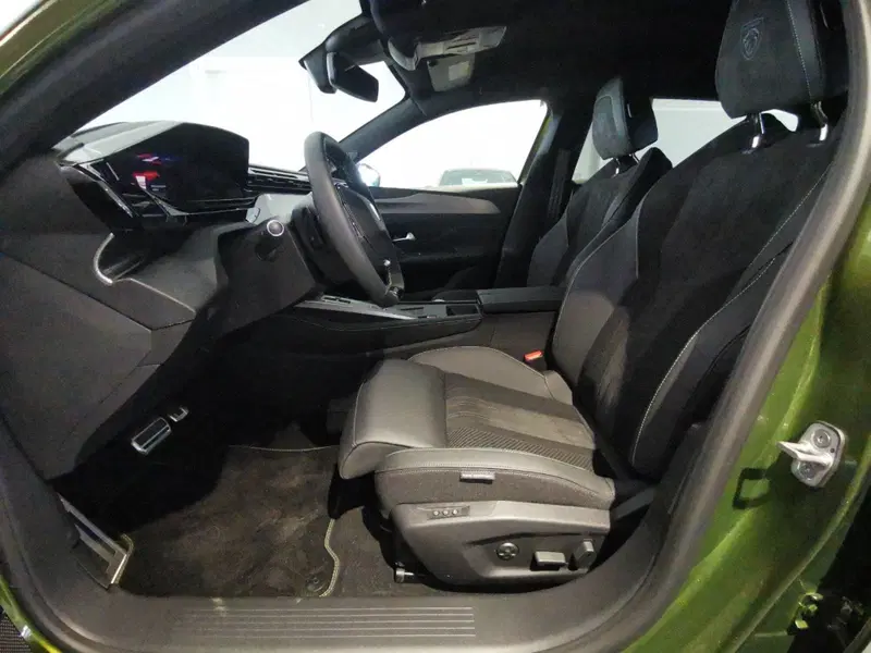 Peugeot 408 nuova a Taranto (11)