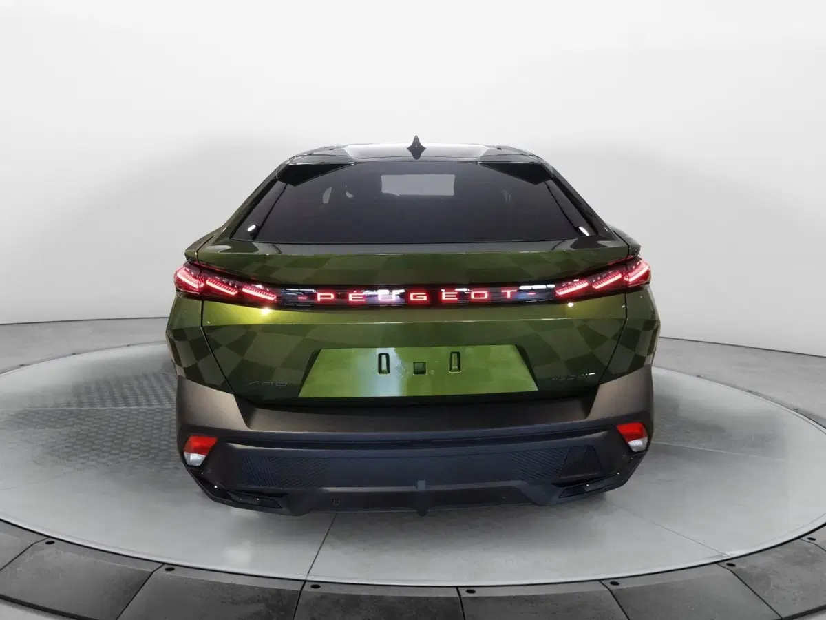 Peugeot 408 nuova a Taranto (5)