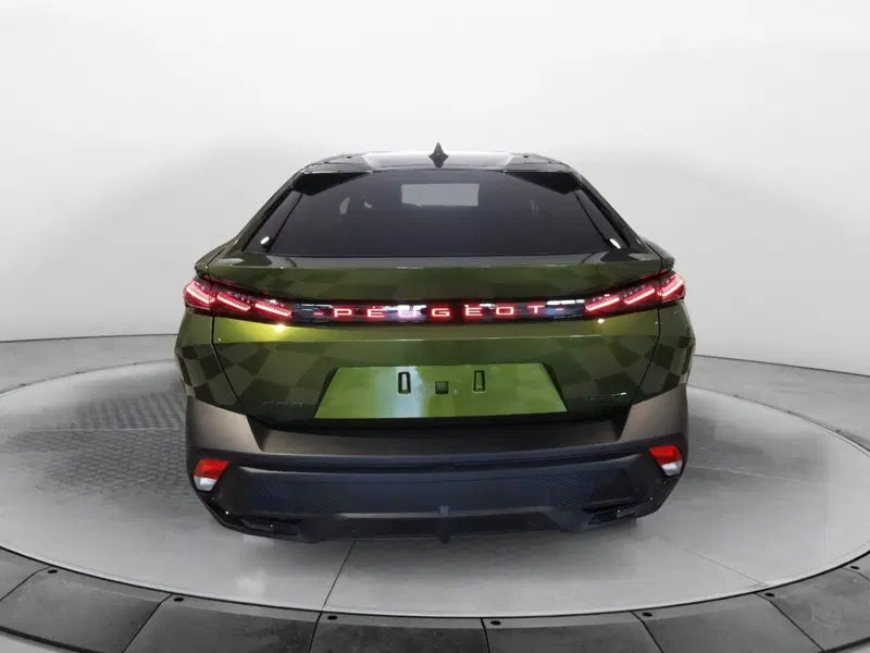Peugeot 408 nuova a Taranto (5)