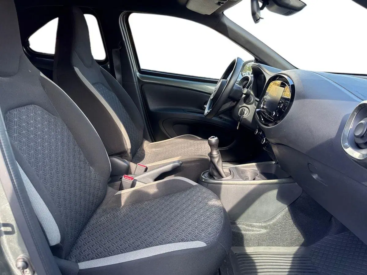 Toyota Aygo X usata a Palermo (16)