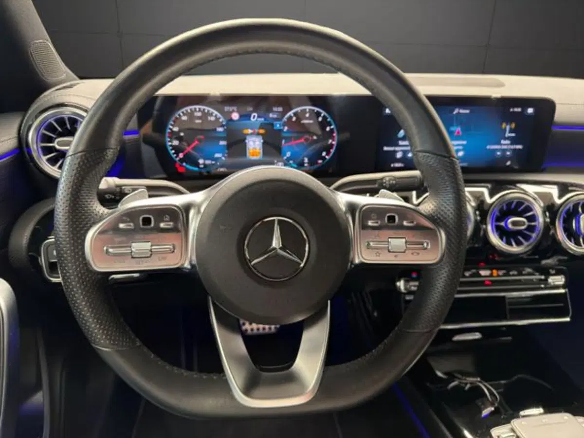 Mercedes-Benz CLA Shooting Brake usata a Milano (11)