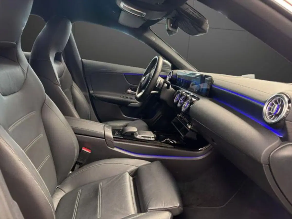 Mercedes-Benz CLA Shooting Brake usata a Milano (9)