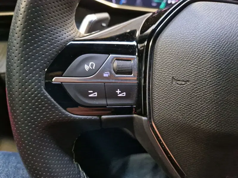 Peugeot 208 usata a Varese (13)