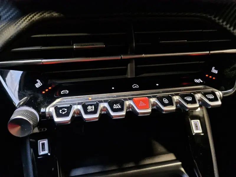 Peugeot 208 usata a Varese (17)