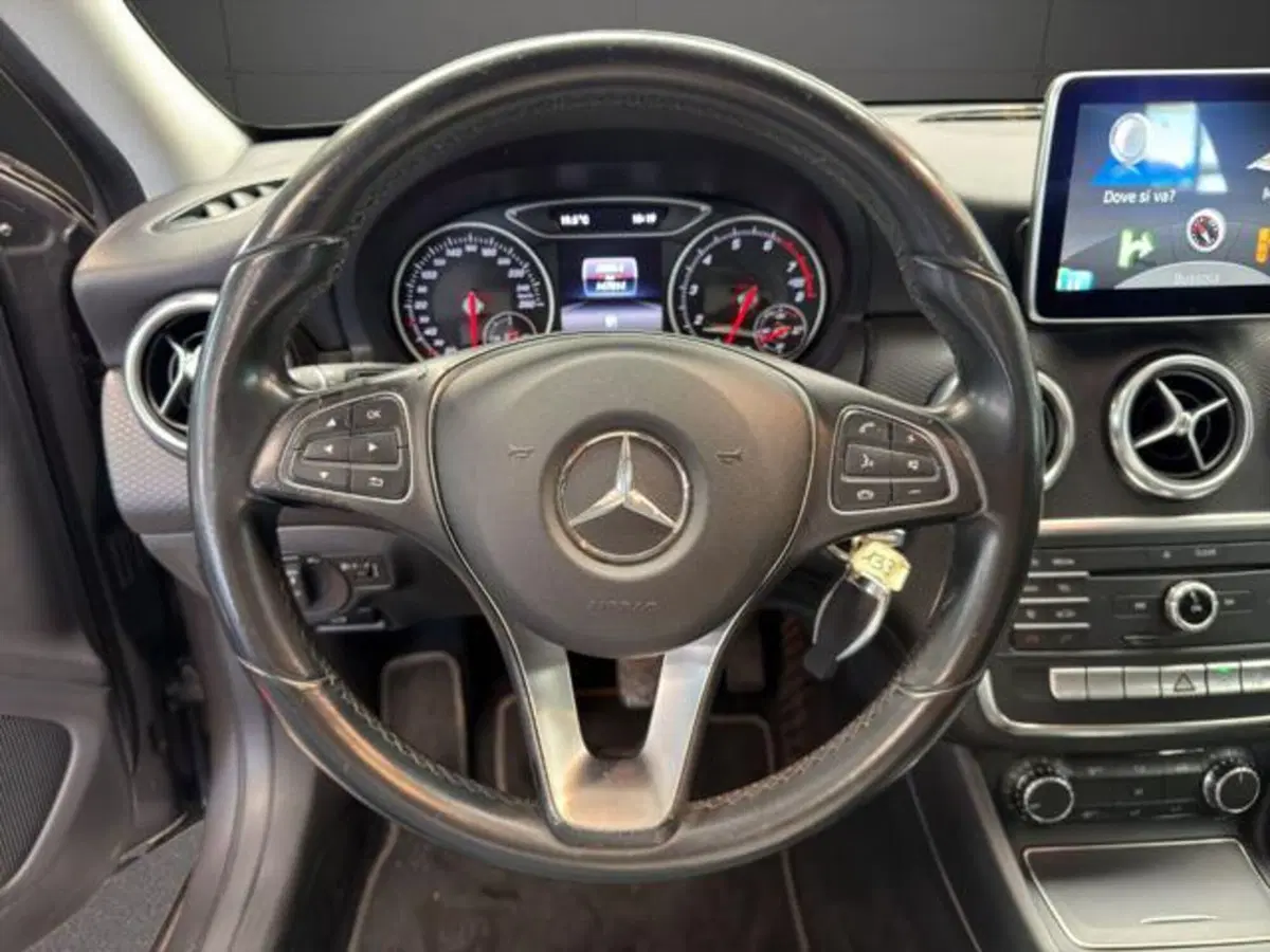 Mercedes-Benz Classe A usata a Milano (10)
