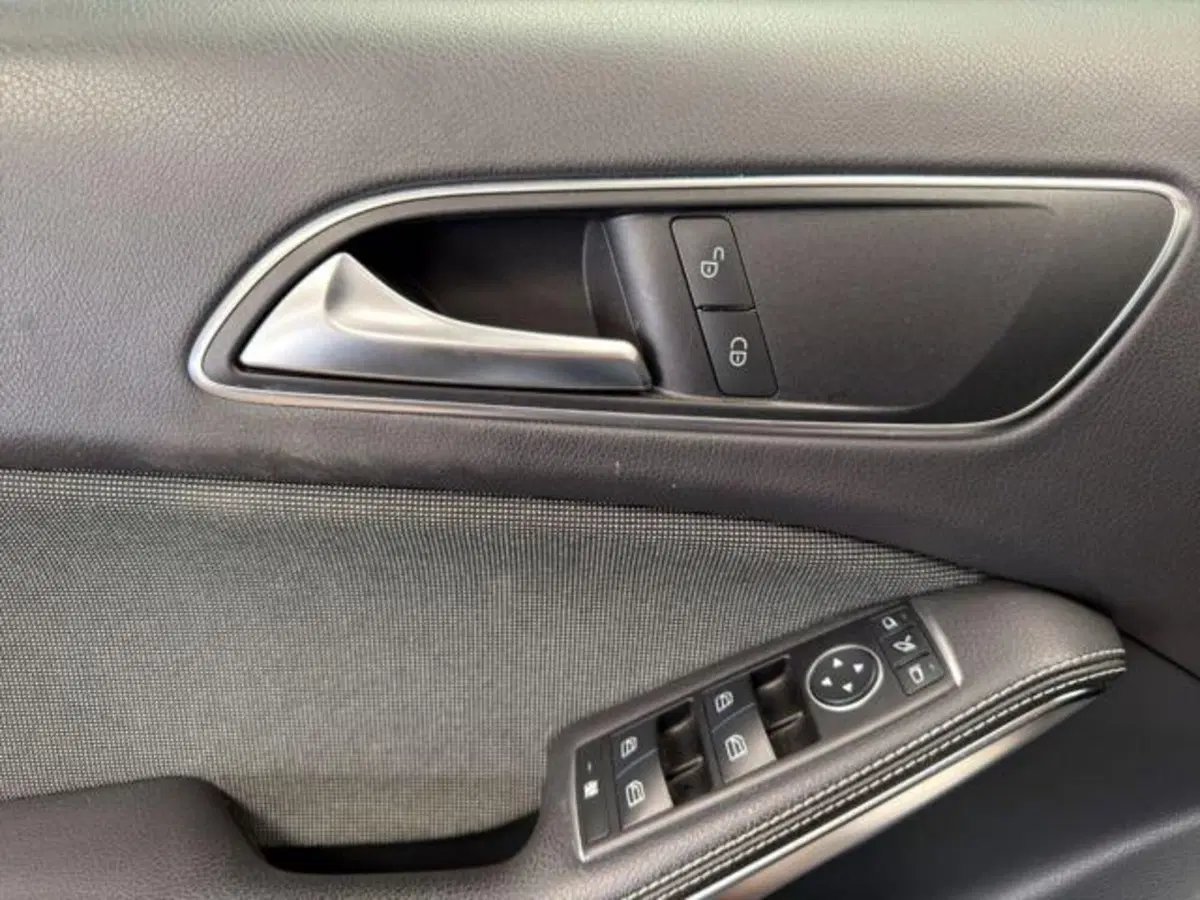 Mercedes-Benz Classe A usata a Milano (14)