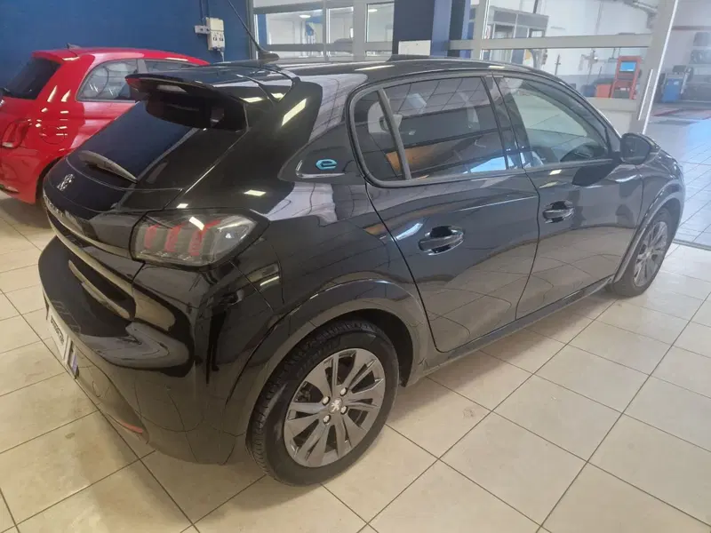 Peugeot 208 usata a Varese (5)