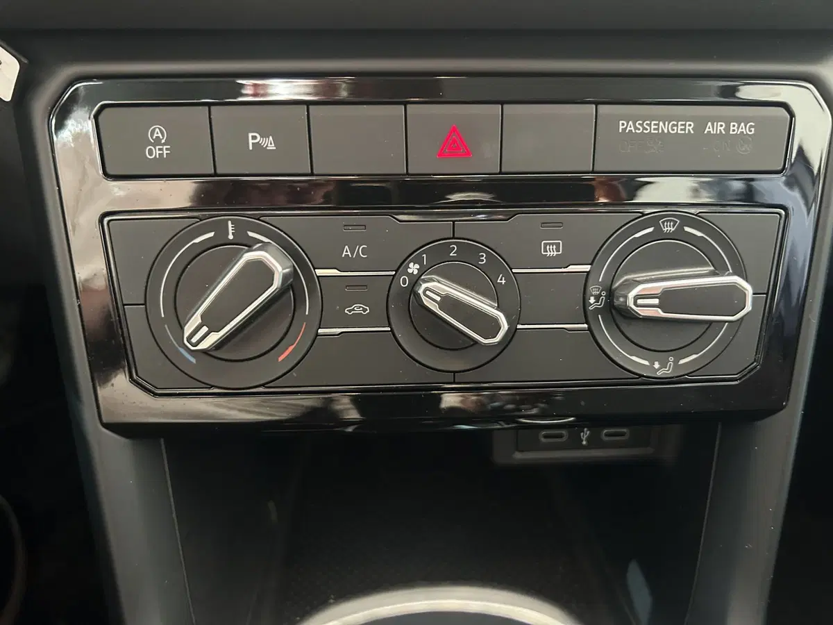 Volkswagen T-Cross usata a Bari (19)