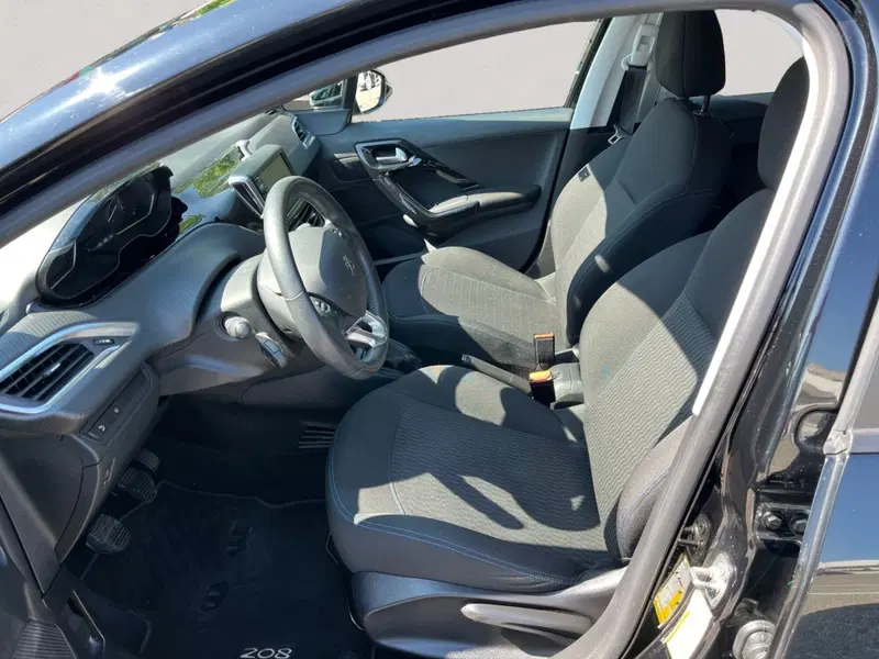 Peugeot 208 usata a Modena (10)