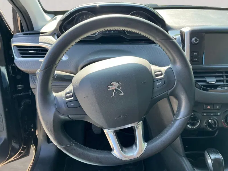 Peugeot 208 usata a Modena (13)